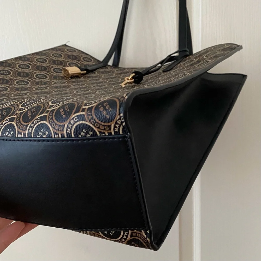 Marc Jacobs Black and Tan Patterned Tote - Picture 7 of 14